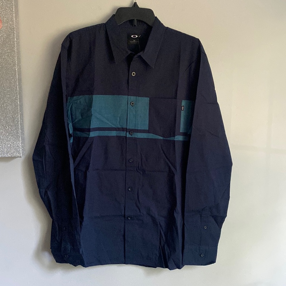 Oakley LongSleeve Button Up